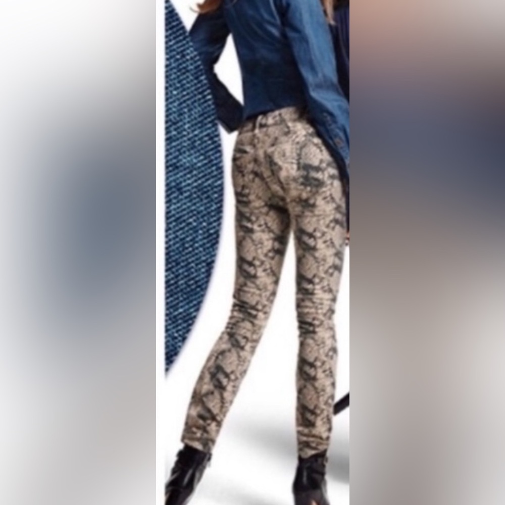 Cabi Python Jean- size 6